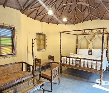 bhunga-premium-indoor-1-1